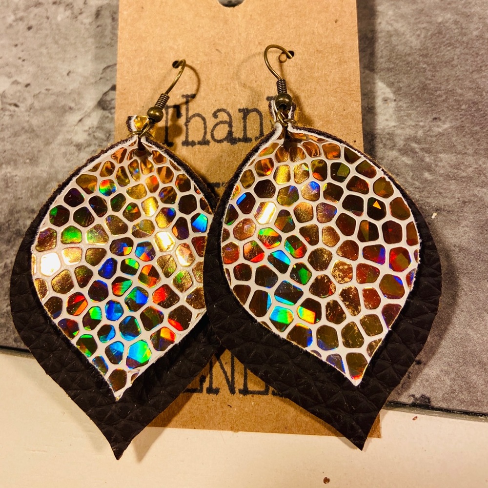 ALNEIO earrings